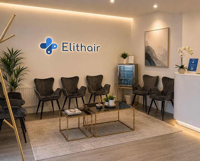 Der Wartebereich der Haartransplantation Anlaufstelle von Elithair in Düsseldorf