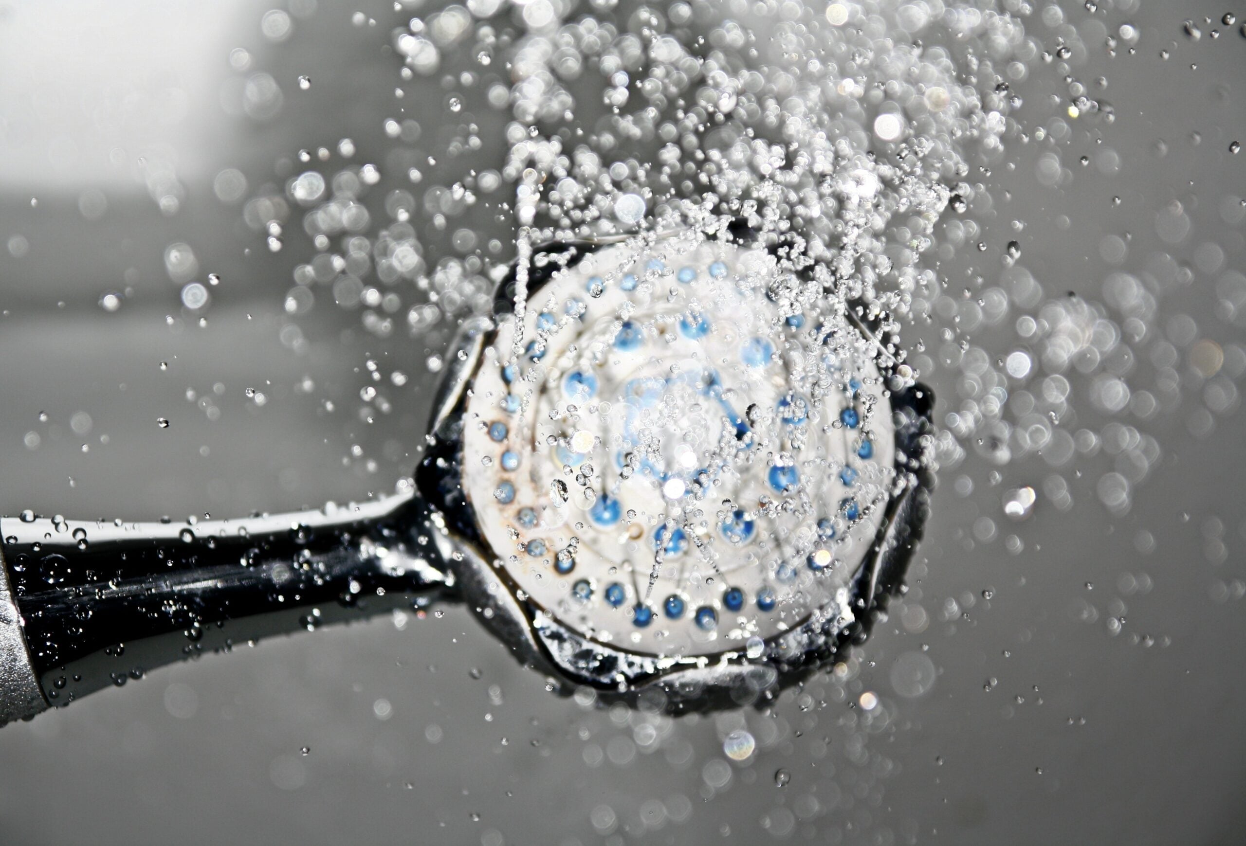 l'effet de l'eau calcaire sur les cheveux peut avoir des conséquences négatives sur les cheveux