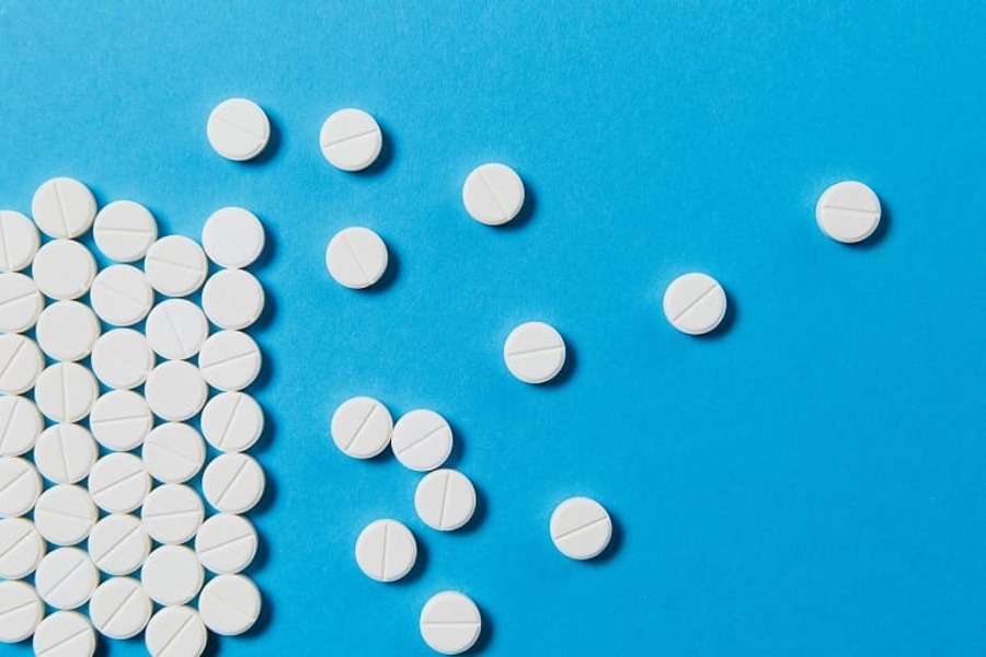 la finasteride è un farmaco per la crescita dei capelli che presenta molti effetti collaterali