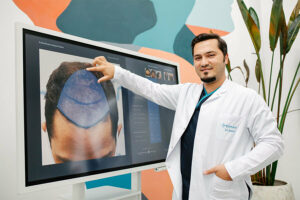 picutre of dr balwi Elithair's head hair surgery doctor