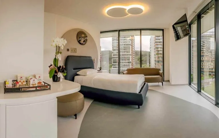 Hotel room accommodation provided by Elithair hair loss clinic