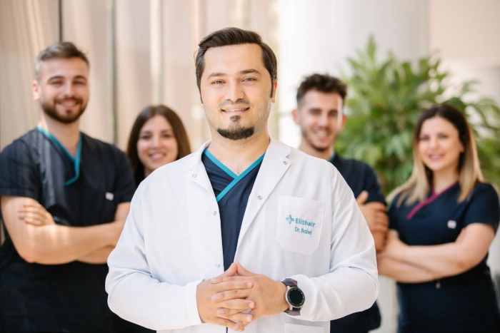 Equipo médico de Elithair con el Dr. Abdulaziz Balwi